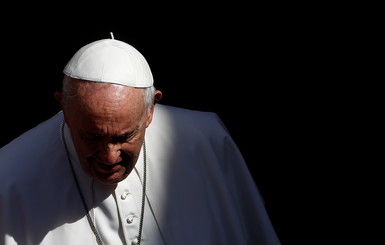 Папа Римский прочитал воскресную проповедь и лег на операцию