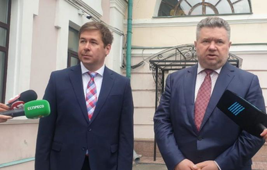 Адвокаты Порошенко подали в суд на Зеленского из-за 