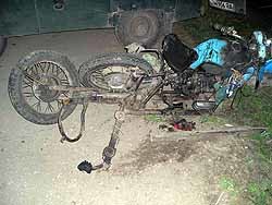 Кировоградский мотоциклист разбился о дерево 