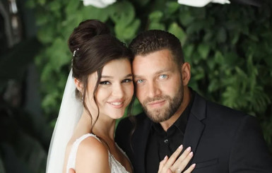 Богдан Юсипчук показал свадебные фото с Юлией 