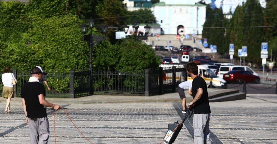 Последствия дрифта на Софийской площади будут устранять несколько дней