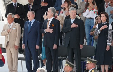 Кого Зеленский пригласил посмотреть военный парад на Майдане: Кличко, Разумков, Варфоломей и другие