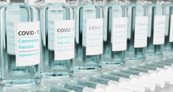 Установлен рекорд по сделанным за сутки прививкам от коронавируса