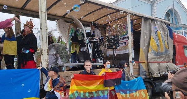В Киеве проходит Марш Равенства в поддержку прав ЛГБТ+