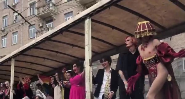 Участники ЛГБТ-марша в Киеве проехались на 