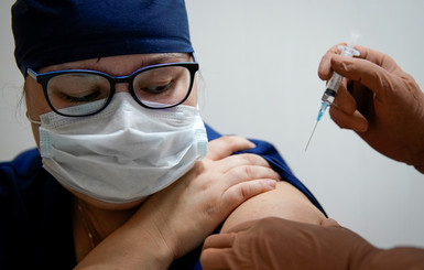 В течение суток вакцинацию в Украине завершили более 116 тысяч украинцев
