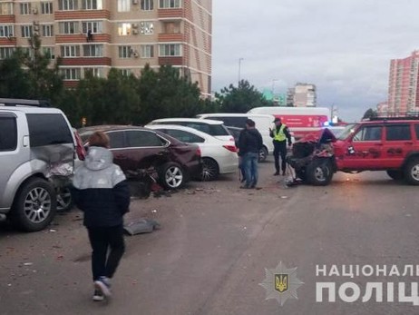 На Одещині підліток вирішив покататися на маминому авто і розбив шість машин