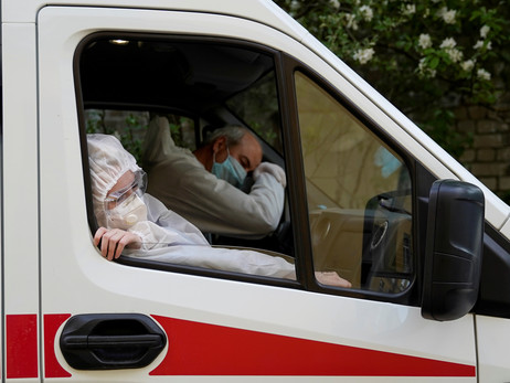 Жертвами коронавируса за сутки стали почти 500 украинцев