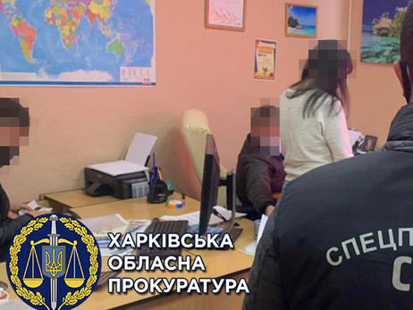 В Харькове разоблачили турфирму, занимавшуюся массовой фальсификацией ПЦР-тестов 