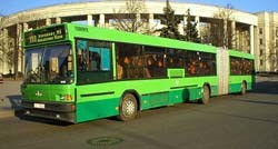 Украинских школьников на уроки будут возить автобусы 