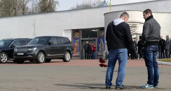 Киевские ритуальщики: За 5000 на руку хороним ковидных по-человечески