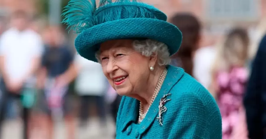 Премьер-министр Британии утверждает, что королева Елизавета II в 