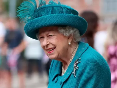 Прем'єр-міністр Британії стверджує, що королева Єлизавета II у 