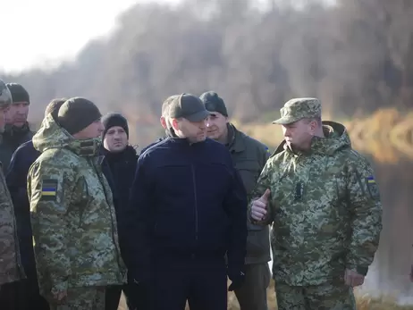 Украина направила на границу с Беларусью тысячи силовиков, чтобы сдержать наплыв мигрантов