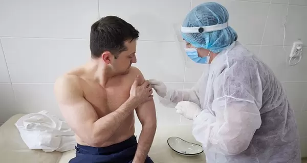 Зеленский пообещал по тысяче гривен всем украинцам, кто сделал две прививки от коронавируса - но есть условие