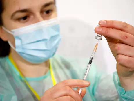 Вакцинацию от коронавируса завершили более 9 миллионов украинцев 