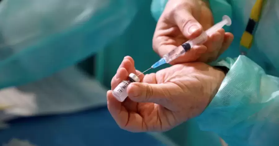 Pfizer, AstraZeneca та Moderna вже розробляють вакцину проти 