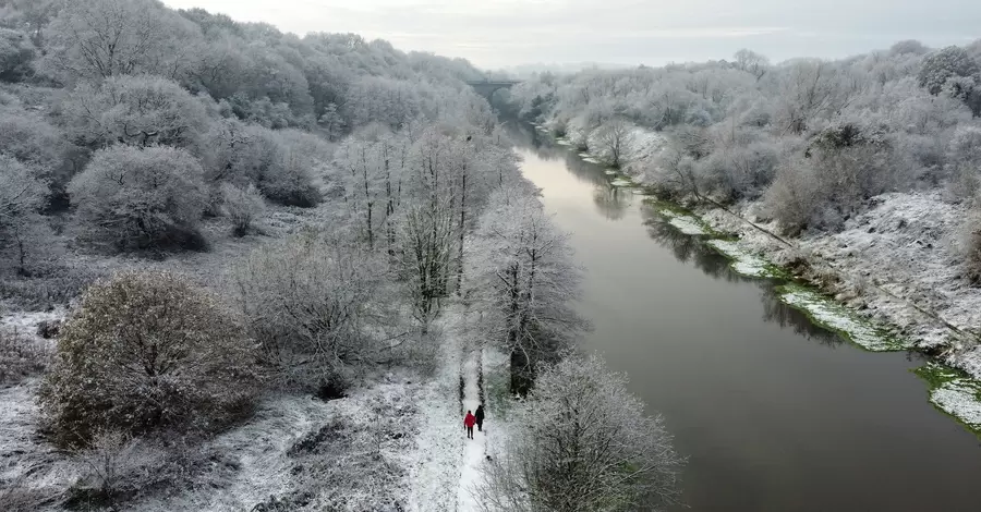 Зима пришла: В первый день декабря пол-Украины накроют снегопады  