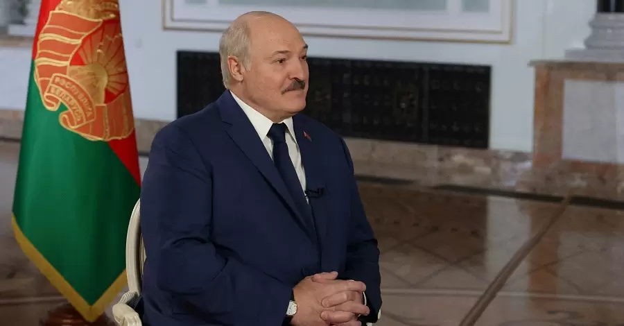 Лукашенко заявив, що мігрантам у Білорусі намагалися перекинути зброю з України