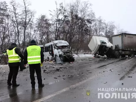 Кількість жертв аварії під Черніговом збільшилась до 13