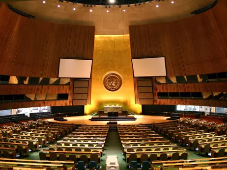 Генассамблея ООН приняла усиленную резолюцию о милитаризации Крыма
