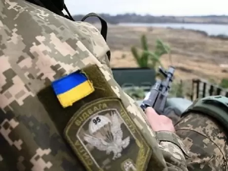 На Донбасі українських захисників обстріляли з мінометів та гранатометів, є поранений