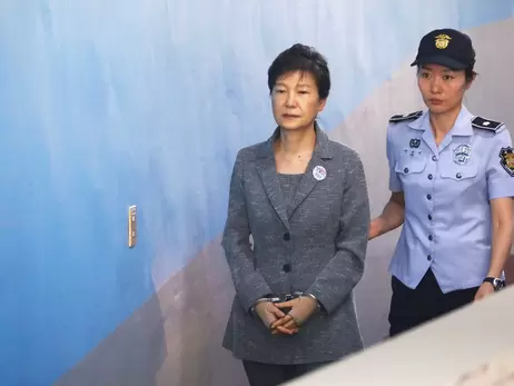 У Південній Кореї помилували засуджену на 22 роки екс-президента