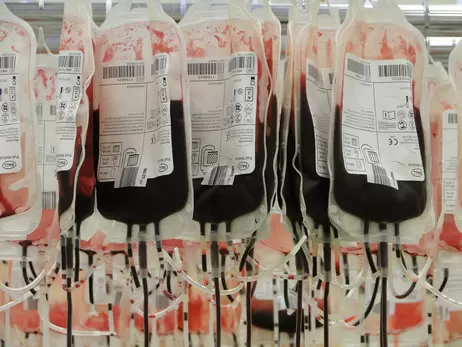 У Запоріжжі медик незаконно продала понад 270 літрів плазми крові