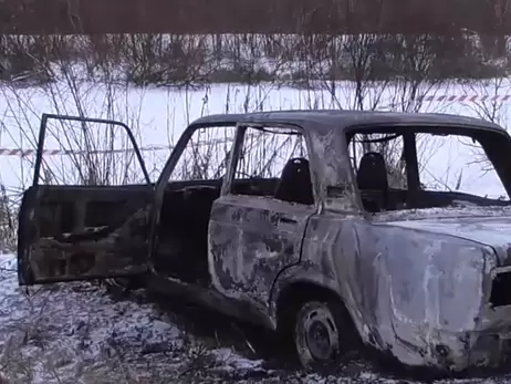 Під Ромнами виявлено згорілий ВАЗ-2107 з трупом чоловіка на задньому сидінні