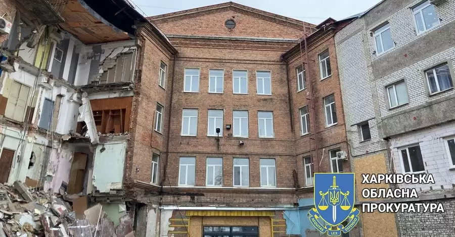 Причиною обвалу офісної будівлі у Харкові стали порушення під час будівництва поруч, заявили у міськраді