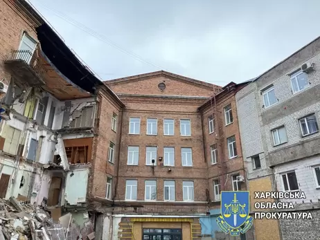 Причиною обвалу офісної будівлі у Харкові стали порушення під час будівництва поруч, заявили у міськраді