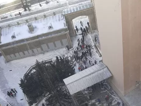 В харьковском университете Каразина случился пожар в главном корпусе, студентов эвакуировали