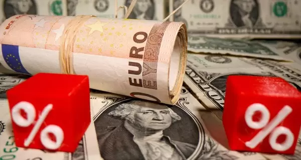 Курс валют на 17 января, понедельник: доллар подпрыгнул до 28, евро - до 32