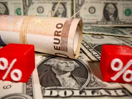 Курс валют на 17 січня, понеділок: долар підстрибнув до 28, євро – до 32