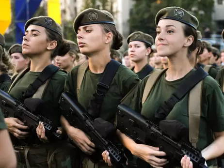 Воинский учет для женщин: Зеленский предложил значительно сократить список 
