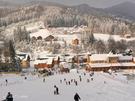На горнолыжном курорте Буковины массово отравились туристы из Киева 