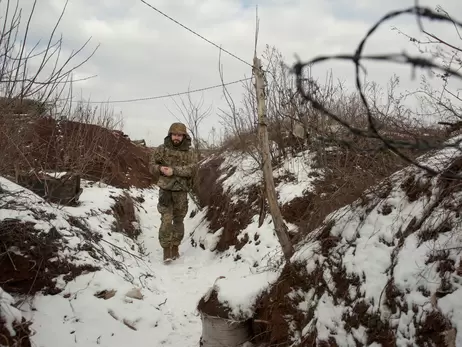 Українців на Донбасі обстріляли десять разів за добу, є поранений: подробиці