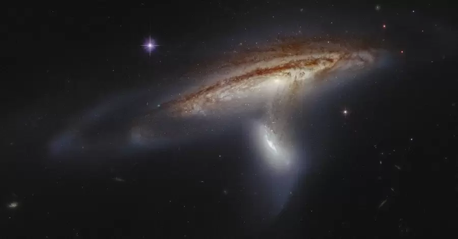 Hubble сфотографировал взаимодействие двух галактик в созвездии Андромеда 