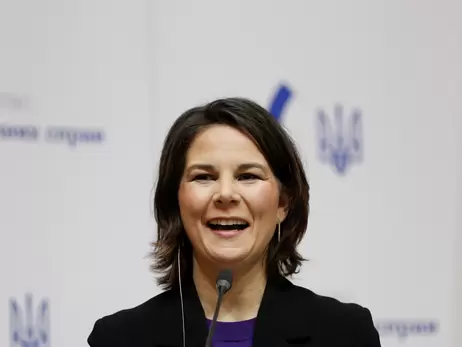 Бербок опровергла, что ее встречу с Зеленским отменили из-за отказа Германии поставлять оружие Украине