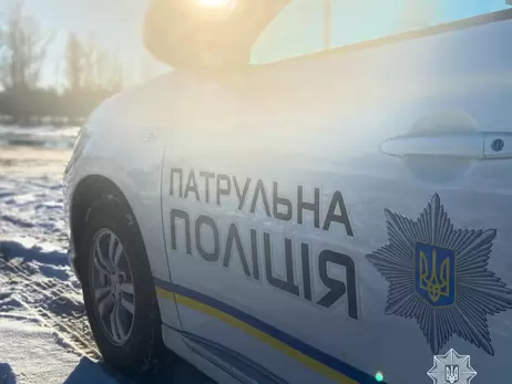 В Борисполе водитель без прав въехал в пять авто и обматерил патрульных