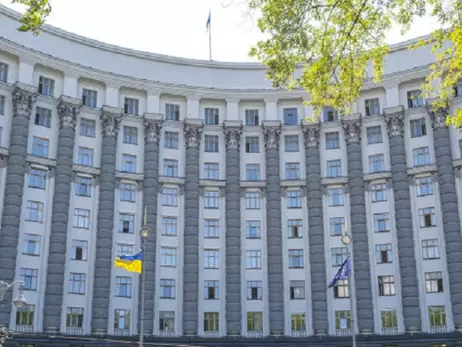 Кабмін екстрено збереться на засіданні через ситуацію з авіарейсами в Україну