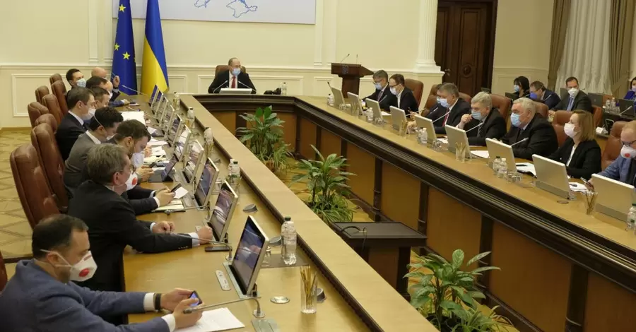 Кабмін виділив на екстреному засіданні 16,6 мільярда на гарантію польотів над Україною