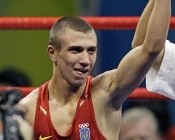На соревнованиях по боксу украинец победил чемпиона мира 