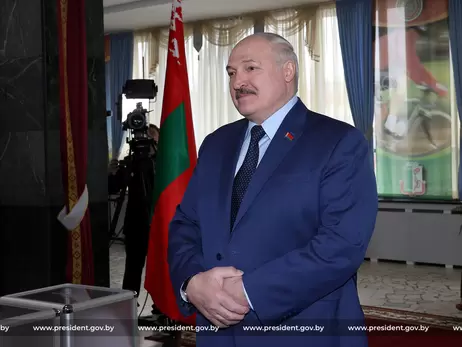 Лукашенко заявив, що те, що відбувається в Україні - «це квіточки»: Якщо далі так продовжуватиметься, зростуть ягідки