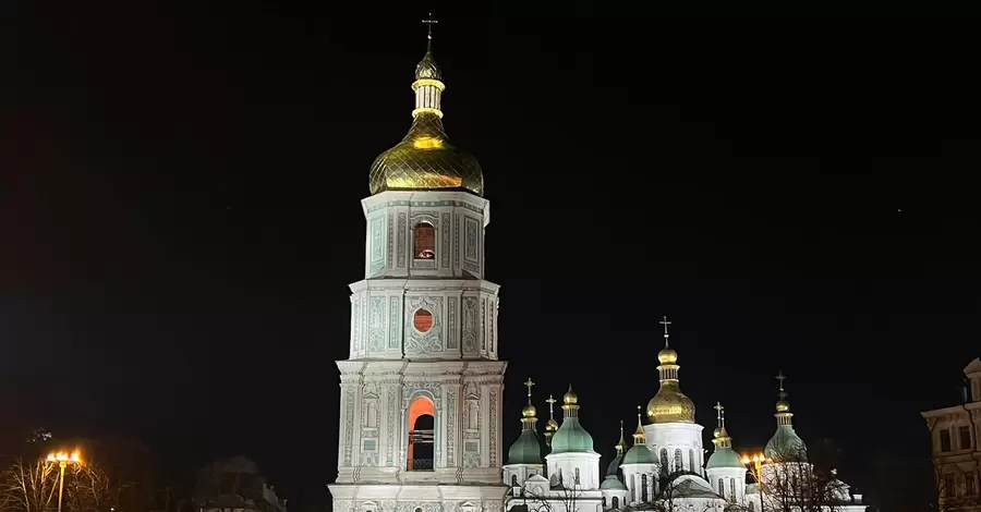Добрый знак? На Софии Киевской установили обновленный крест вместо упавшего