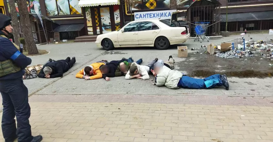 Зариси з тилу Києва: мародери та халявники стали особливо активними