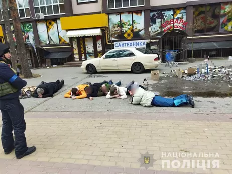 Зариси з тилу Києва: мародери та халявники стали особливо активними
