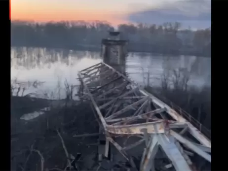 В Чернигове оккупанты разрушили мост, через который доставляли гуманитарку и эвакуировали людей 