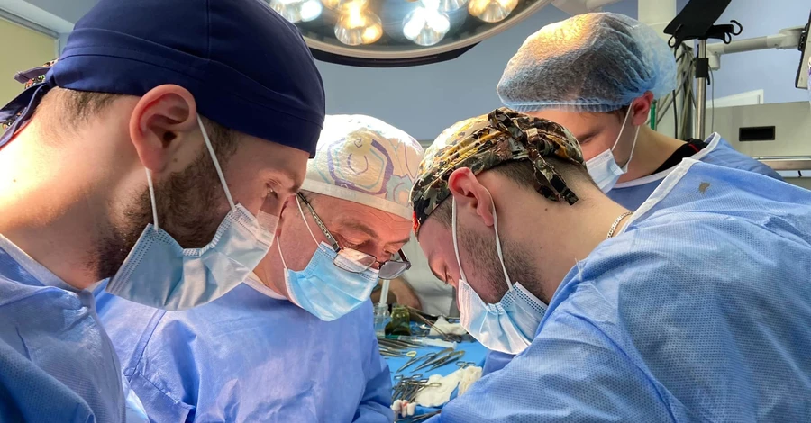 Львівські медики пересадили дві нирки та серце пацієнтам-переселенцям
