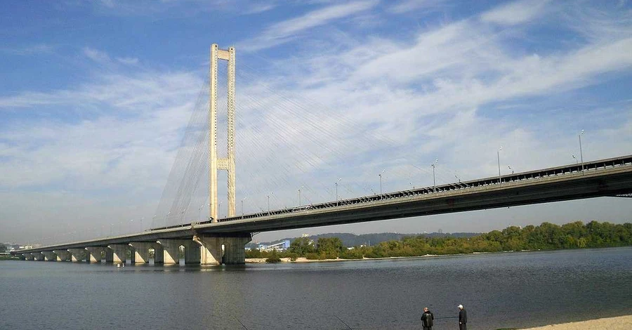 В Киеве для автотранспорта открыли Южный мост